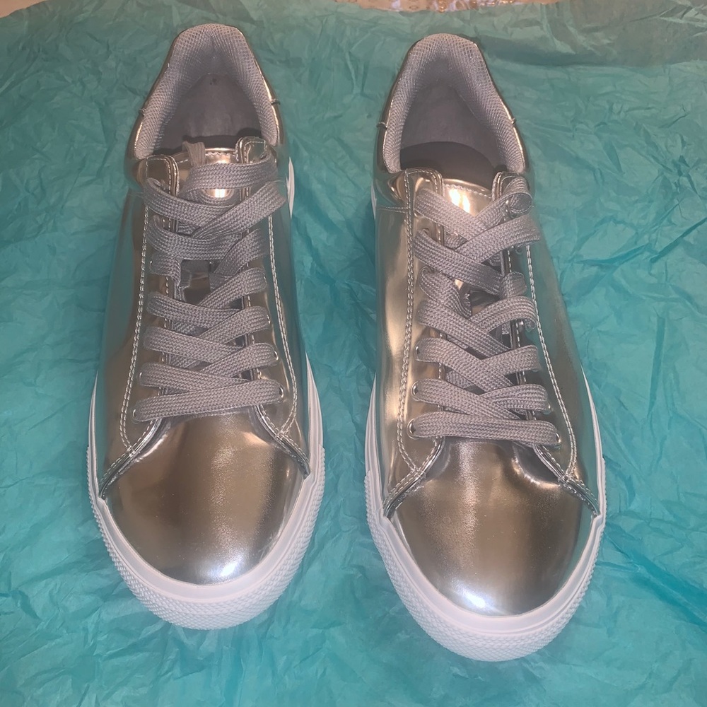 Sneaker